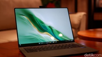 Laptop ini dijual dengan harga Rp 29.999.000. Namun selama preorder dibanderol seharga Rp 24.999.000. Foto: Adi Fida Rahman/detikINET