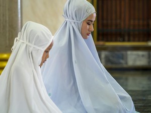 Tata Cara Salat Berjamaah bagi Musafir saat Perjalanan Jauh