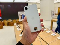 iPhone 16e