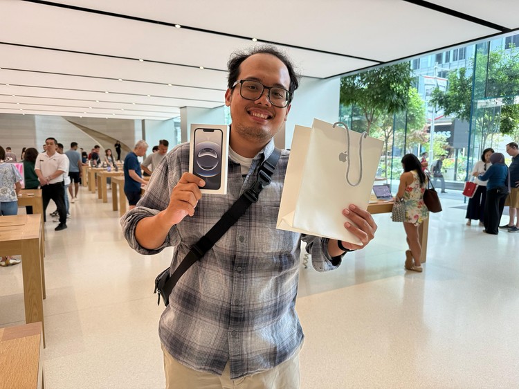 iPhone 16e iPhone 16e