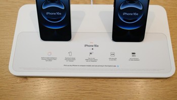 Sejumlah fitur yang dimiliki iPhone 16e, salah satunya mendukung Apple Intelligence. Foto: Bagus Hernawan/Appleisme ID