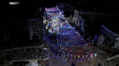 Warga Gaza Menghias Kampung Menyambut Ramadan