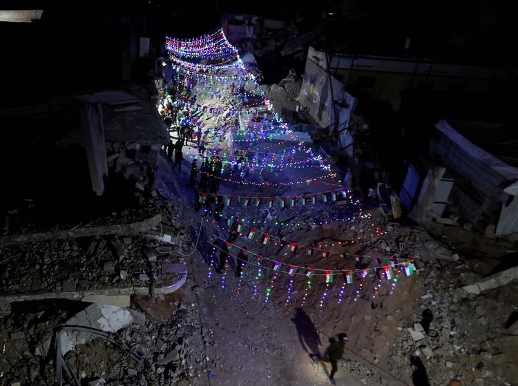 Warga Gaza Menghias Kampung Menyambut Ramadan