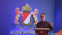 Ketua Dewan Komisioner OJK Mahendra Siregar mengatakan perkembangan beberapa indikator pertumbuhan ekonomi mengalami penurunan. Salah satunya daya beli masyarakat yang terlihat dari melemahnya penjualan di sejumlah industri. Mahendra mengungkap pertumbuhan kredit tahun lalu mencatat double digit 10,37%. Namun dia menyoroti alokasi kredit tersebut yang tercatat di sejumlah segmen mengalami penurunan.