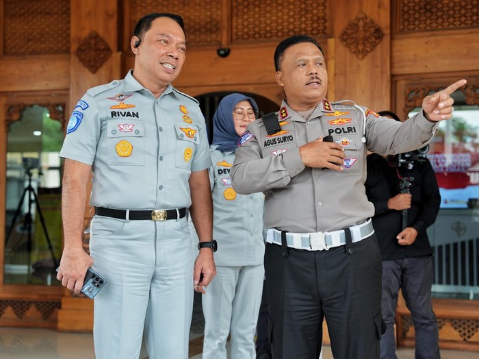 Kakorlantas Polri Irjen Agus Suryo Nugroho bersama Direktur Utama PT Jasa Raharja Rivan A Purwantono (dok.Korlantas Polri)