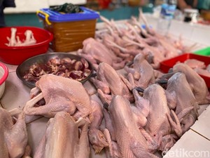 Harga Sembako Jawa Timur 6 Juli 2025, Daging Ayam Kampung Naik Rp 7000.