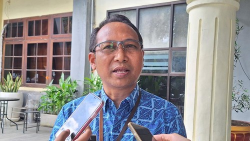 Kepala Dinas Sosial (Dinsos) Mataram, Lalu Syamsul Adnan, saat ditemui, Kamis (27/2/2025). (Nathea Citra/detikBali)