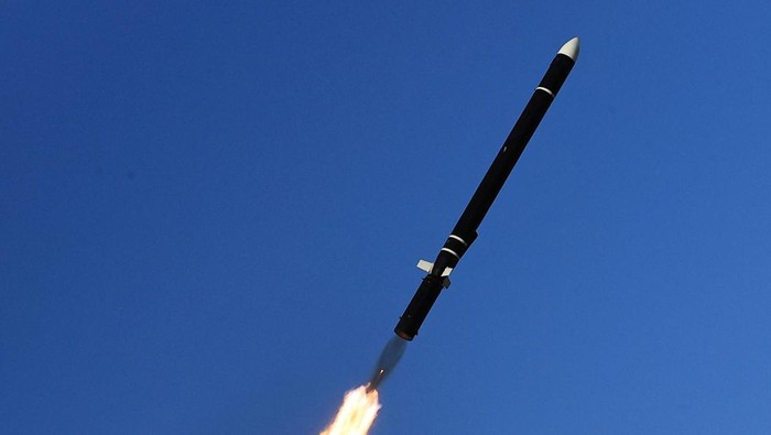 Kim Jong Un Perintahkan Kesiapan Nuklir Saat Uji Coba Rudal A building is striked during what state media KCNA says is a test-launch of a strategic cruise missile designed to demonstrate the readiness posture of various nuclear capabilities, over the sea off the west coast of the Korean peninsula, February 26, 2025, in this photo released by North Korea's official Korean Central News Agency on February 27, 2025. KCNA via REUTERS ATTENTION EDITORS - THIS IMAGE WAS PROVIDED BY A THIRD PARTY. REUTERS IS UNABLE TO INDEPENDENTLY VERIFY THIS IMAGE. NO THIRD PARTY SALES. SOUTH KOREA OUT. NO COMMERCIAL OR EDITORIAL SALES IN SOUTH KOREA.