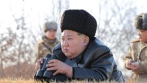 Kim Jong Un Perintahkan Kesiapan Nuklir Saat Uji Coba Rudal