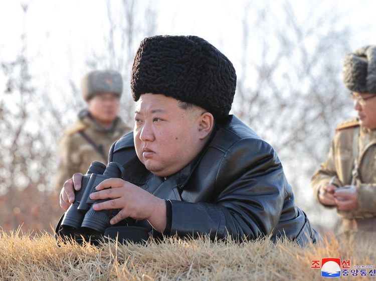 Kim Jong Un Perintahkan Kesiapan Nuklir Saat Uji Coba Rudal