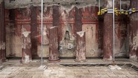 Lukisan itu menyajikan gambaran jelas tentang upacara inisiasi bagi para pengikut Dionysus - dewa anggur, kesuburan, teater, dan ekstase keagamaan Yunani kuno. Foto: (Silvia Vacca via PompeiiSitesOrg)