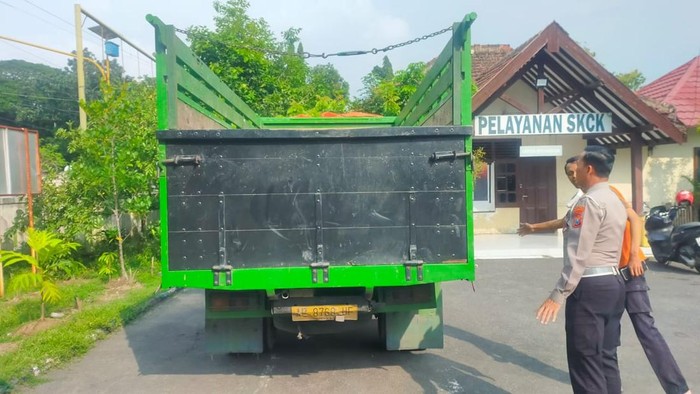 Mahasiswi di Magetan tewas terlindas truk