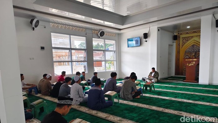 Masjid Sejuta Pemuda.