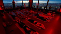 Manfaat lain dari yoga adalah mengurangi stress, kecemasan, maupun depresi sehingga yoga jadi satu treatment yang efektif untuk memelihara Kesehatan mental.  