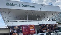 Kawasan Kemang memang tidak pernah ada matinya, terutama masalah kuliner kekinian. Kini hadir tempat makan mie terbaru namanya Bakmi Darmono. Foto: detikFood