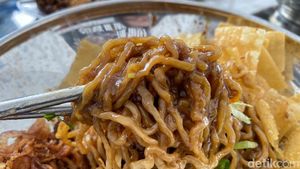 Mulur Gurih, Bakmi Kekinian di Kemang yang Murah Meriah