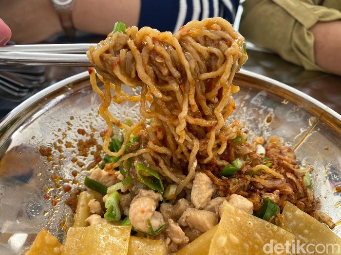 Mulur Gurih, Bakmi Kekinian di Kemang yang Murah Meriah Mulur Gurih, Bakmi Kekinian di Kemang yang Murah Meriah