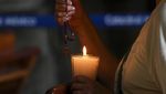 Nyalakan Lilin, Warga Meksiko Doakan Kesembuhan Paus Fransiskus