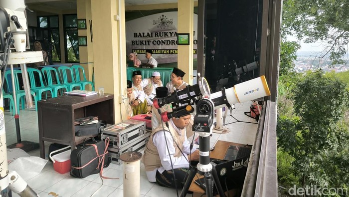 Pemantauan hilal di Condrodipo, Gresik