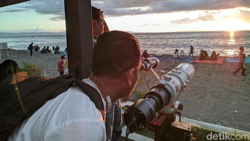 Pemantauan hilal di Mataram, NTB, Jumat (28/2/2025).