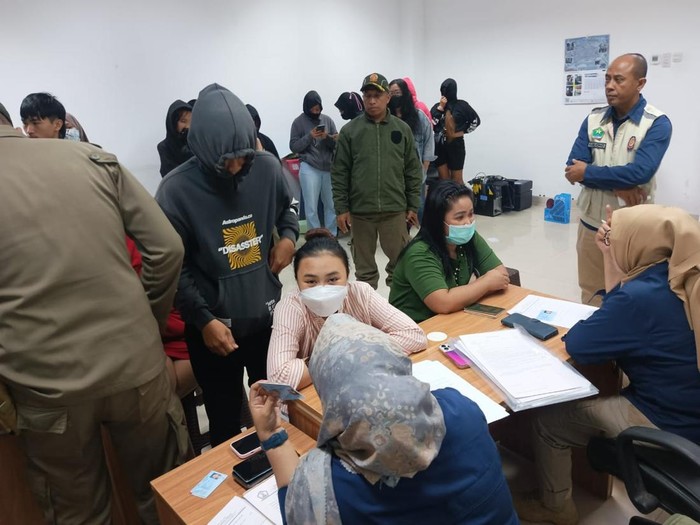 Penggerebekan kamar kos di Malang