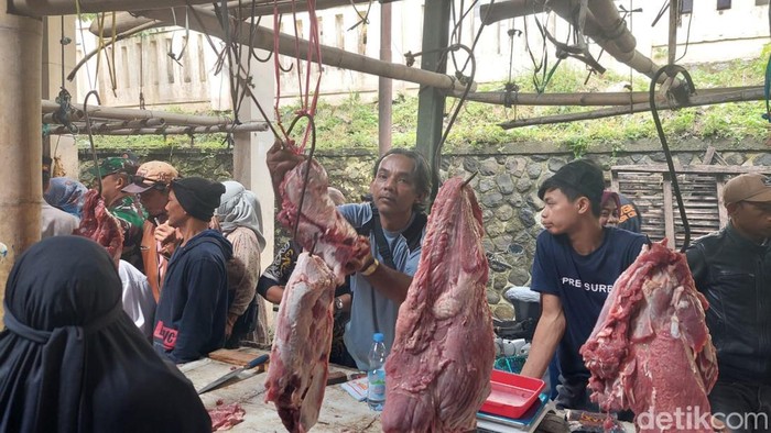Penjual Daging Sapi di Pasar Sindangkerta Bandung Barat