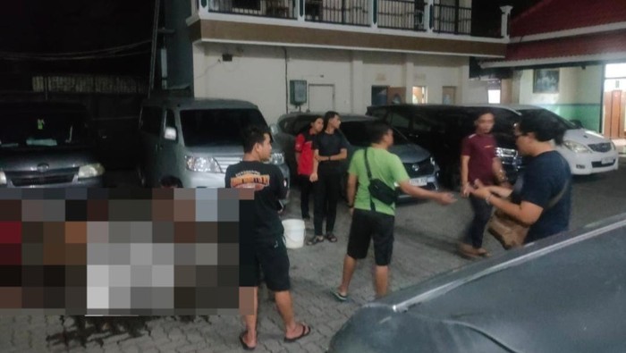 Percobaan bunuh diri WN China  di Tuban
