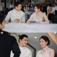 Dalam unggahannya Paing Takhon menunjukkan dirinya dan Linn menandatangani dokumen pernikahan. Foto: Instagram