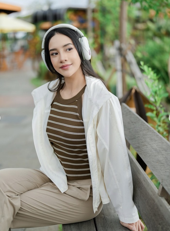 Pesona Cantik Anya Geraldine Saat Jajan Es Krim di Seoul hingga Paris Pesona Cantik Anya Geraldine Saat Jajan Es Krim di Seoul hingga Paris