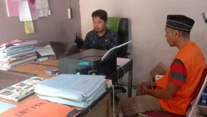 Polisi memeriksa pria yang memperkosa ART di Polman.