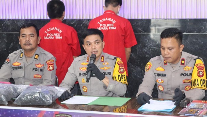 Polres Muara Enim tangkap dua pelaku penambang batubara ilegal
