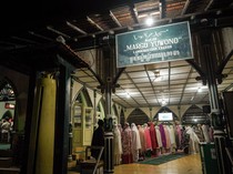 Potret Salat Tarawih Pertama di Berbagai Daerah