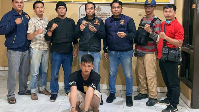 Pria Muara Enim ditangkap polisi karena kedapatan menyimpan senpira