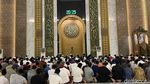 Salat Tarawih Perdana Ramadan 2025 di Masjid Al Akbar Surabaya