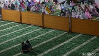 Marhaban Ya Ramadan. Selamat berpuasa. 