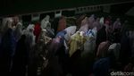 Salat Tarawih Pertama di Masjid Hasyim Ashari