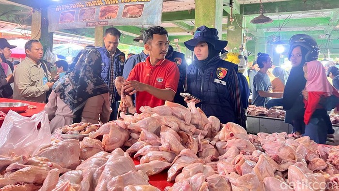 Satgas Pangan Polda Babel sidak pasar di Pangkalpinang