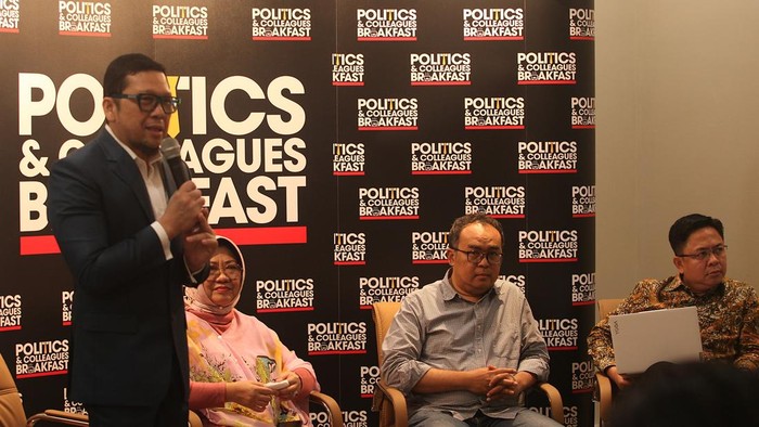 Sejumlah Pakar Bahas Perbaikan Sistem Politik Indonesia Diskusi 'Urgensi Perbaikan Sistem Politik Indonesia' digelar di Sekretariat Politic & Colleagues Breakfast (PCB) di Jakarta. Sejumlah narasumber dihadirkan.