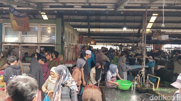Suasana di Tasikmalaya jelang Ramadan.