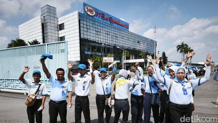 Suasana kerja hari terakhir di PT Sritex, Kabupaten Sukoharjo, Jumat (28/2/2025) pagi. Suasana kerja hari terakhir di PT Sritex, Kabupaten Sukoharjo, Jumat (28/2/2025) pagi.