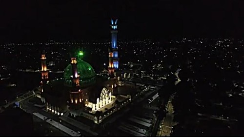 Suasana Masjid Hubbul Wathan Islamic Center Mataram. (Istimewa)