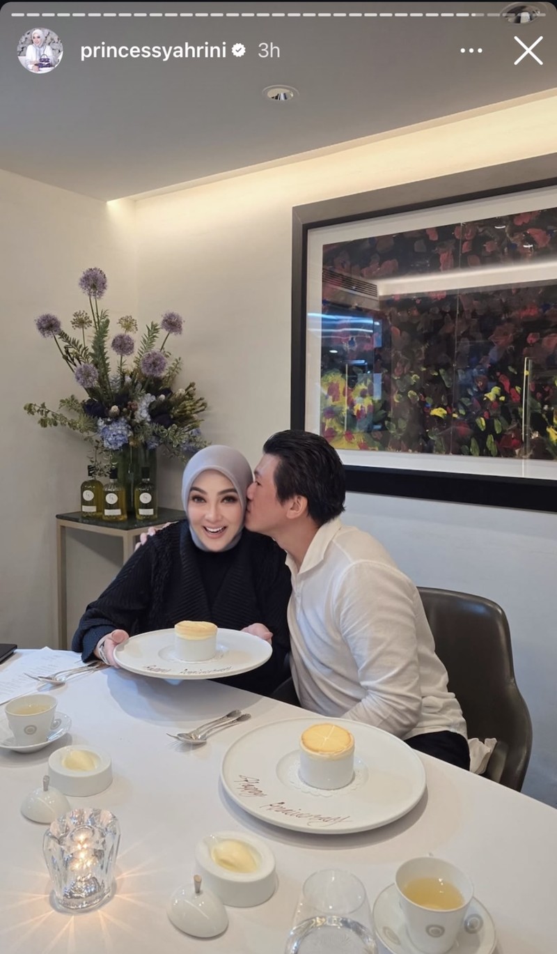 Syahrini dan Reino Barack Rayakan Ultah Pernikahan di Resto Michelin