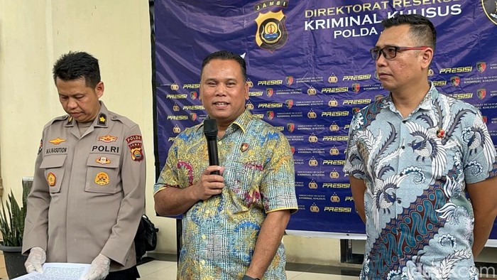 Wadir Krimsus Polda Jambi, AKBP Taufik Nurmandia, menyampaikan peningkatan status laporan SPJ Fiktif eks Waka DPRD Jambi Pinto Jayanegara