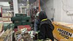Warga Surabaya Berburu Kurma Sambut Ramadan