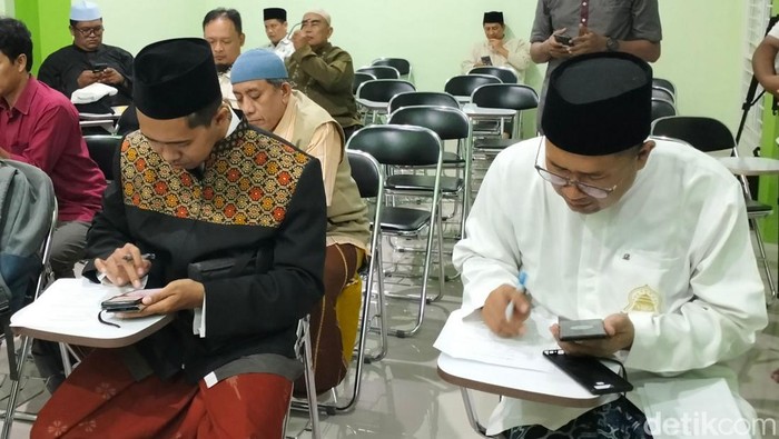 2 orang yang mengaku melihat hilal