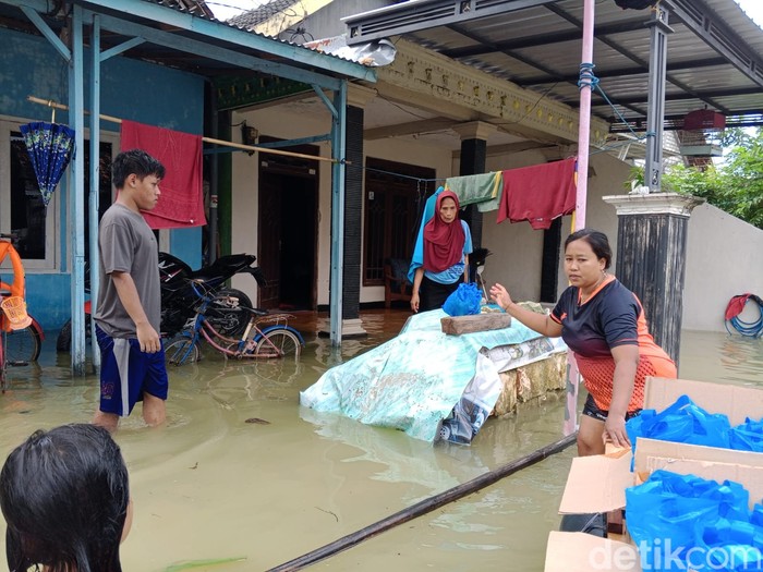 Banjir di Desa Kalisari Boureno Bojonegoro hari ke 4