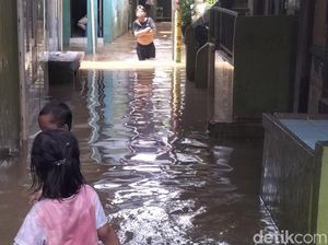 Sahur Pertama Ramadan, Warga Kebon Pala Jaktim Kebanjiran