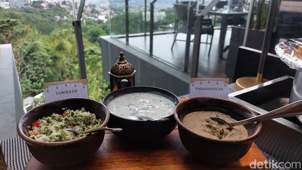 Berbuka puasa dengan nuansa autentik khas Kairo, yakni Hotel Inter Continental Bandung Dago Pakar