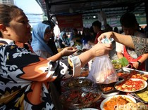 Berburu Takjil di Bendungan Hilir