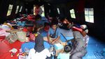Duka Warga Duren Sawit Awali Ramadan di Pengungsian